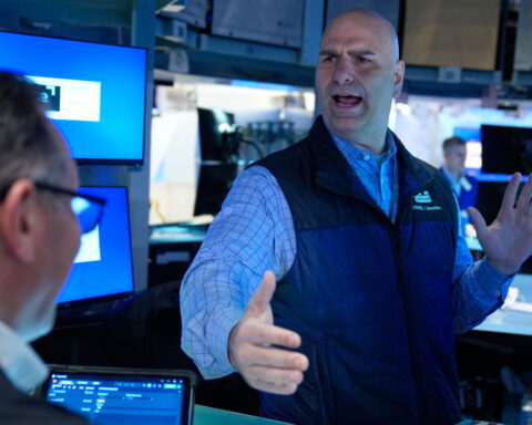 Oil prices resume their rise, but US stocks hold steadier this time around