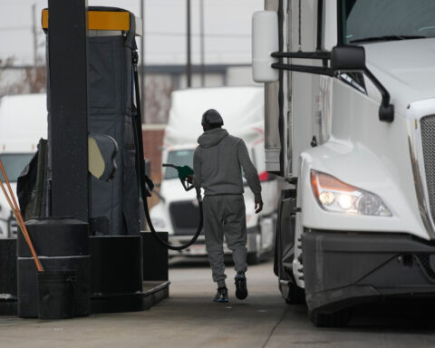 Powell says the global oil crisis may have only temporary economic effects