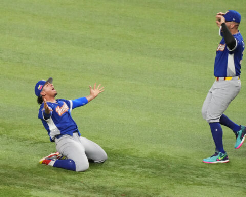 MLB teams pressure WBC managers to be careful with pitchers. Venezuela pushed back