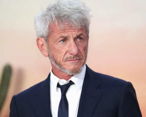 Sean Penn gifted makeshift ‘Oscar’ after skipping ceremony for Ukraine