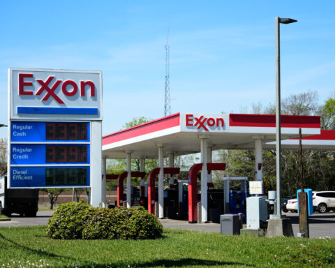 US drivers see gas prices jump to their highest level since 2023 as the Iran war drags on