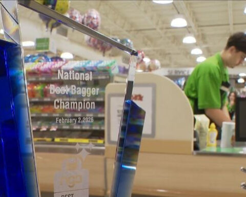 Publix employee wins national grocery bagging championship
