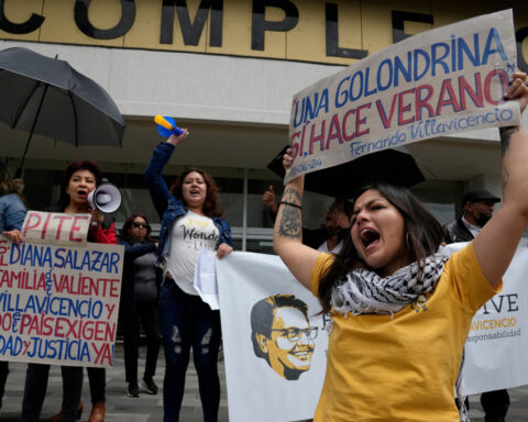 Mexico arrests suspect wanted in the 2023 killing of Ecuadorian candidate and sends him to Colombia