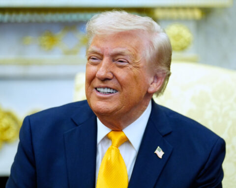 US Mint can begin producing Trump commemorative gold coin after arts commission approves design