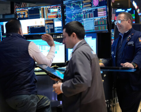 High oil prices knock down stocks and erase Wall Street's hopes for a cut to interest rates