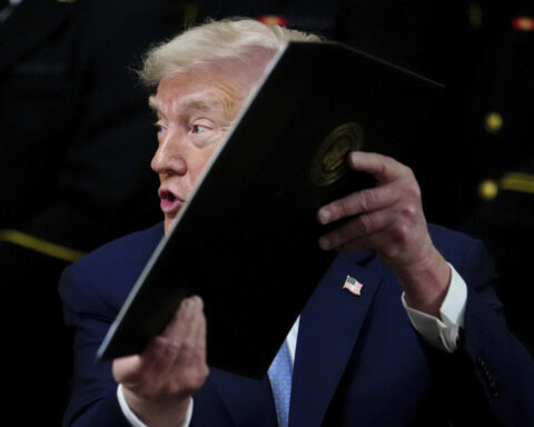 Trump issues executive order requiring CFP to avoid broadcasting conflicts with Army-Navy game