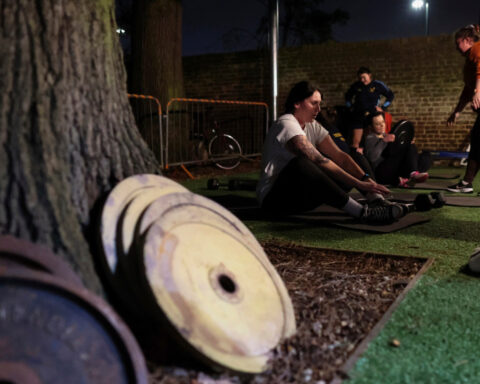 Doctors want more women lifting weights. Experts say welcoming gyms and education would help