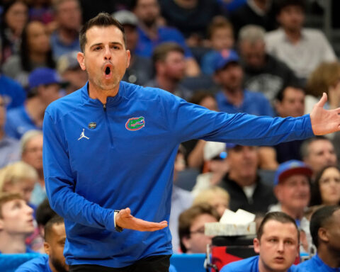 Florida begins title defense with 59-point rout of Prairie View, 2nd-biggest margin in NCAA tourney