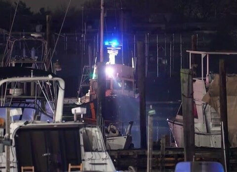 Suspect jumps into water to evade cops