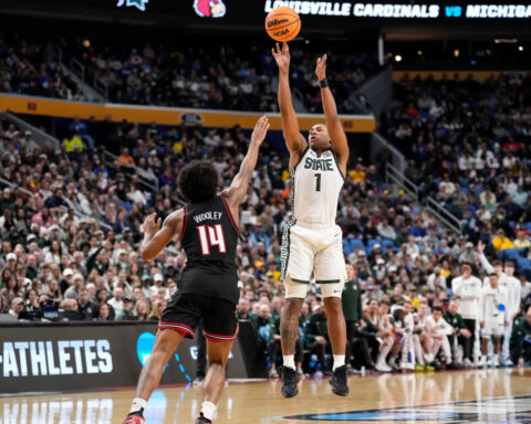 Carr and Fears lead Michigan State to 17th Sweet 16 under Izzo with 77-69 win over Louisville
