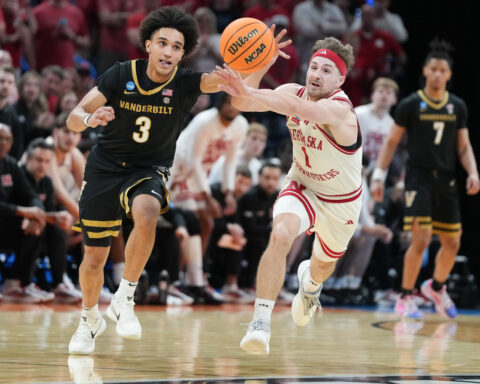 Nearly the greatest buzzer-beater ever? Half-court heave from Vanderbilt's Tyler Tanner rims out