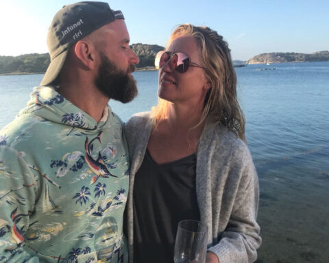 Her childhood crush messaged her out of the blue. Life was never the same again