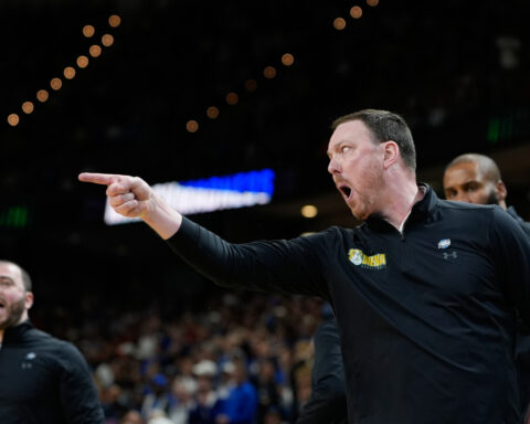 Syracuse hires former star guard Gerry McNamara to take over as men's basketball coach