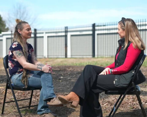 Woman wrongfully jailed for days after deputy mistakes her for fugitive