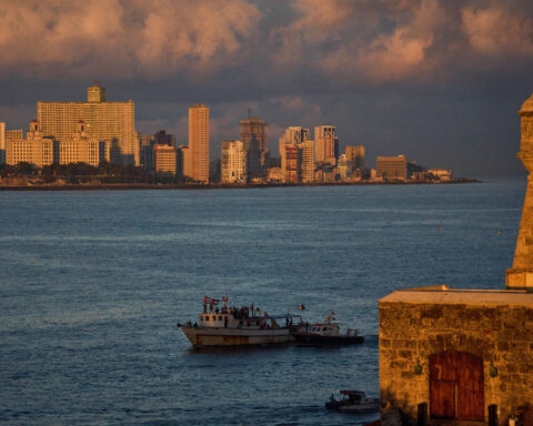 Cuban president says Raúl Castro involved in US talks that are in early stages