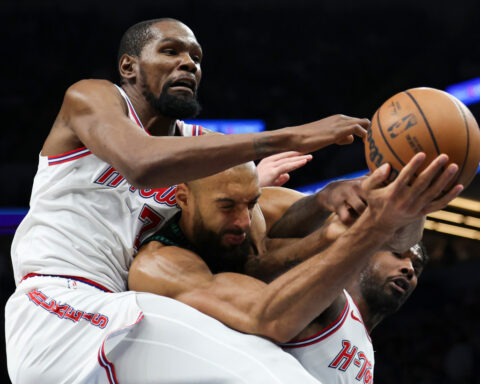 Wolves surge past Rockets in overtime 110-108 on game-closing 15-0 run capped by Randle's winner