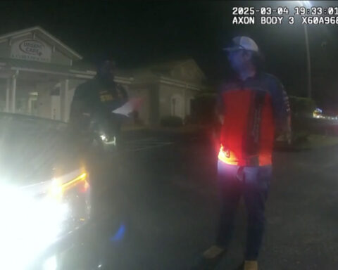 Man sues sheriff's office after a database error leads to 14 days in jail for a felony