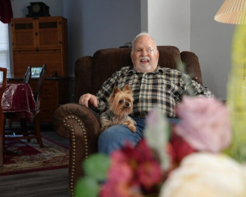 82-year-old man thanks the bystanders who saved him from his sinking SUV in a creek