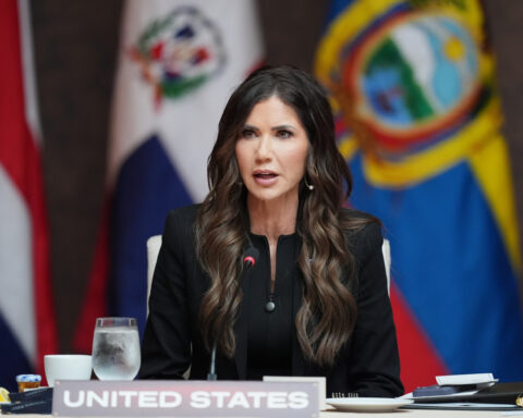 Costa Rica to accept 25 'third country' deportees from US every week