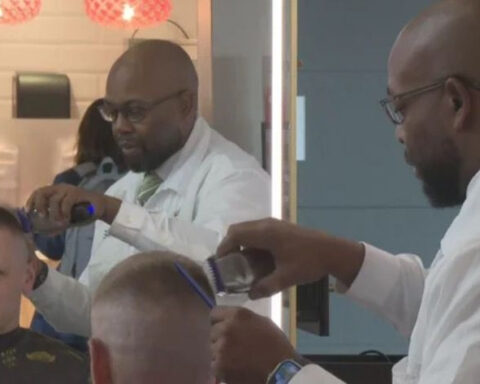 Denver International Airport adds first-of-its-kind barbershop kiosk on Concourse B