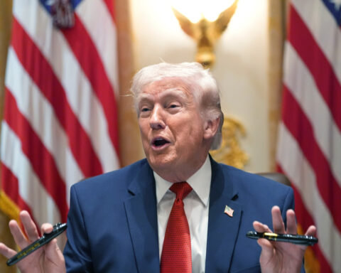 Trump interrupts a Cabinet meeting dealing with the Iran war and rising prices to talk Sharpies