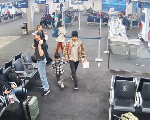 Video shows Minnesota dad and boy were flown on Delta to ICE detention in Texas
