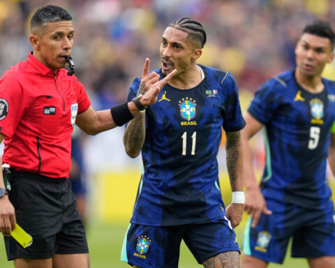 Kylian Mbappé shakes off knee injury and sparks France’s 2-1 World Cup tuneup win over Brazil