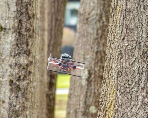 Ultralightweight sonar plus AI lets tiny drones navigate like bats