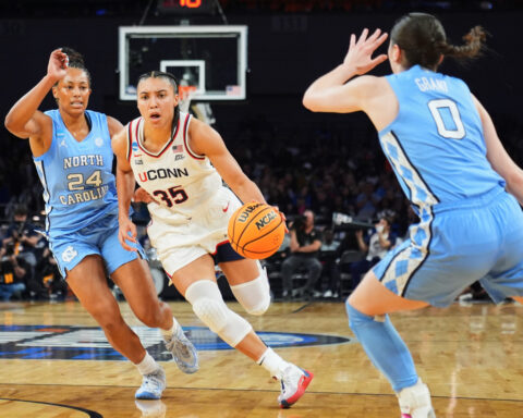 Sarah Strong has a double-double and defending champ UConn cruises to Elite Eight, beating UNC 63-42