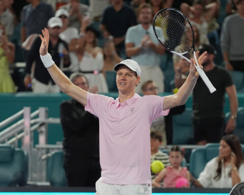 Sinner continues his winning streak by beating Zverev and will face Lehecka in the Miami Open final