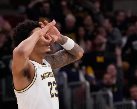 Yaxel Lendeborg stars as top-seeded Michigan beats Alabama 90-77 in Sweet 16