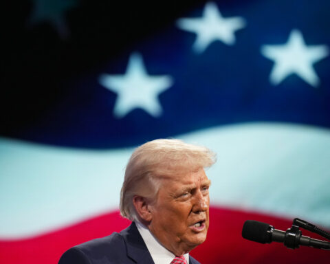 Trump's conflicting messages sow confusion over the Iran war