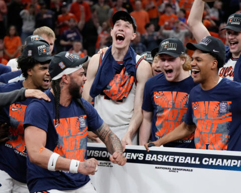 Illinois powers its way to its first Final Four in 21 years, beating Iowa 71-59