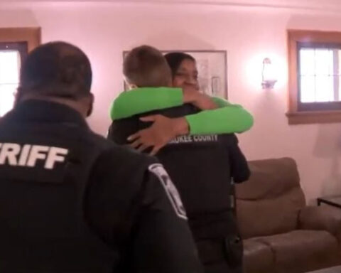 Mom survives wrong-way crash, reunites with deputies who saved her life