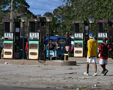 Trump allowed a Russian oil tanker to reach Cuba, breaking the island’s fuel blockade. Here’s the latest