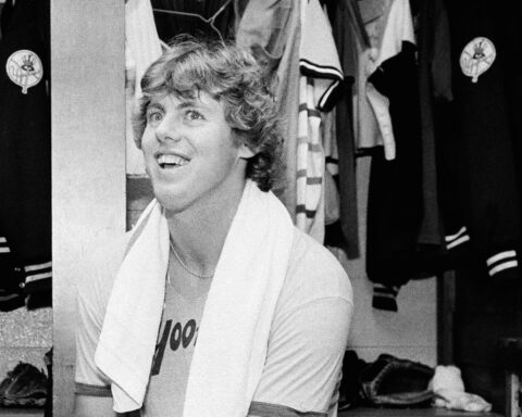 Ken Clay, who pitched on Yankees' world championship teams in 1977-78, dies at age 71
