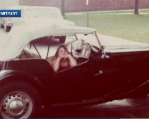 Police searching for stolen vintage car