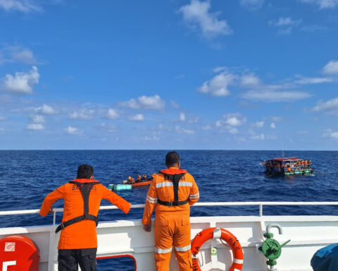 Rescuers find 21 people on raft drifting in Indonesian waters after their boat sinks
