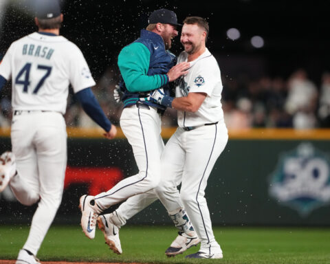Scuffling 2025 AL MVP runner-up Cal Raleigh comes off the bench to help Mariners beat Yankees
