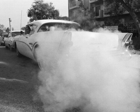 How California’s war on smog and its ambitious car pollution rules made everyone’s air cleaner