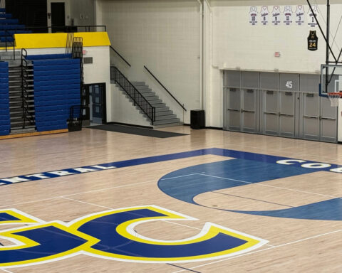 Miracle shot has Braylon Mullins' hometown eager for a Final Four reunion with the UConn star