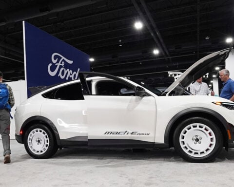 Systems that let drivers take their hands off the wheel don't improve safety, NTSB head says