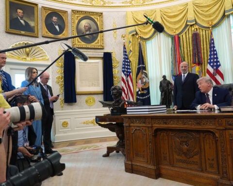 Trump plans to attend Wednesday's Supreme Court hearing on his bid to limit birthright citizenship