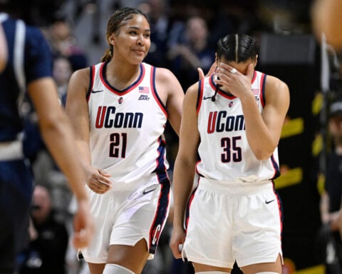 Geno Auriemma taking an undefeated UConn team to Final Four for 9th time