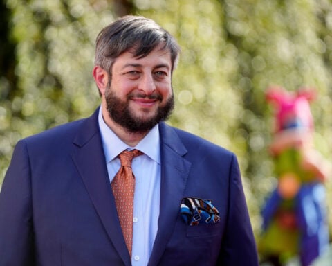 'Bob's Burgers' actor Eugene Mirman rescued from fiery crash by New Hampshire governor's detail