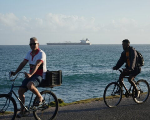 Russia plans to send second oil tanker to Cuba