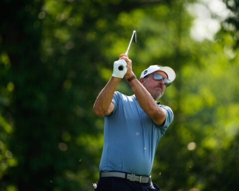 Mickelson pulls out of the Masters, which will be without Lefty and Woods for first time since 1994