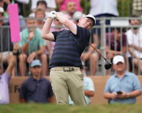 Hubbard's bold finish gives him a 1-shot lead in Texas Open