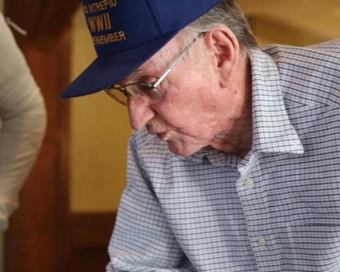 Last known living squadron member shares WWII story