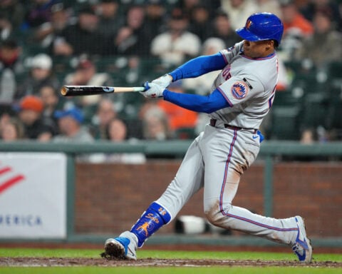 Mets slugger Juan Soto leaves game against Giants with right calf tightness; MRI set for Saturday